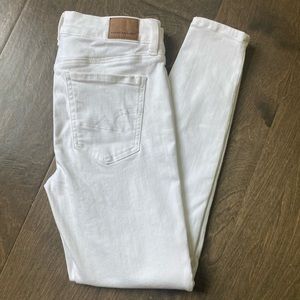 American Eagle, white skinny jeans, women’s size 4